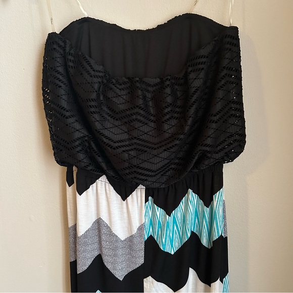 Trixxi Chevron Stretchy Maxi Dress - Picture 4 of 11